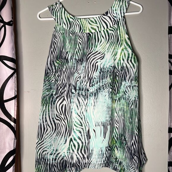 Alyx zebra print top with handkerchief hem size medium - Picture 10 of 10